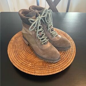 Element Lace-Up Boots in Brown and Tan size 8 wide